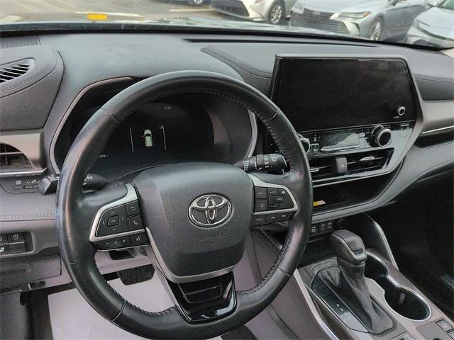 used 2023 Toyota Highlander car, priced at $29,981