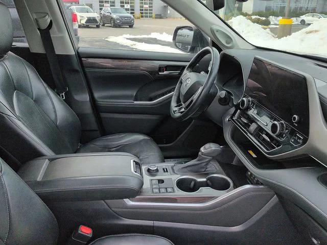 used 2023 Toyota Highlander car, priced at $23,988