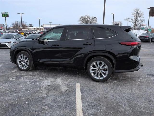 used 2023 Toyota Highlander car, priced at $29,981