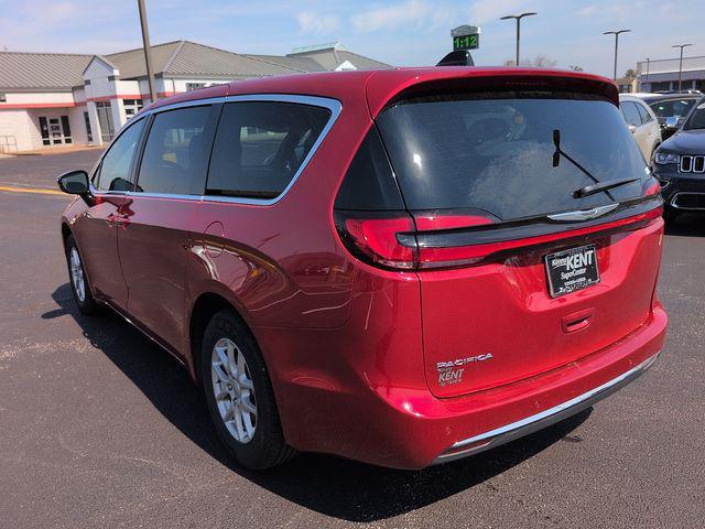 used 2025 Chrysler Pacifica car, priced at $30,983
