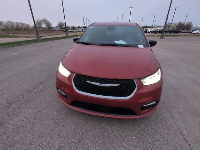 used 2025 Chrysler Pacifica car, priced at $30,983