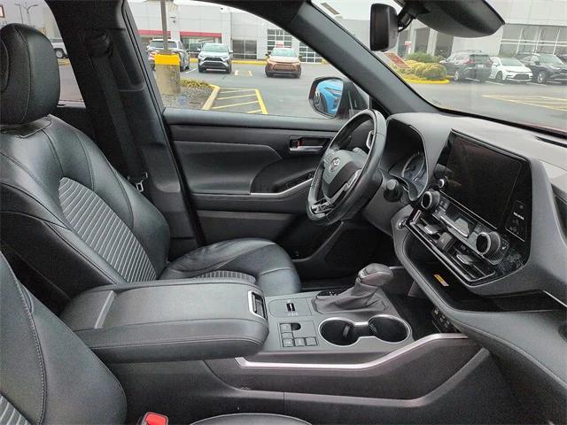 used 2023 Toyota Highlander car, priced at $36,982