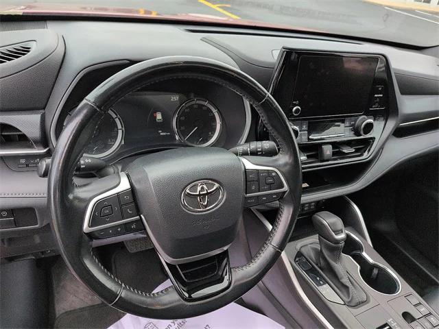 used 2023 Toyota Highlander car, priced at $36,982