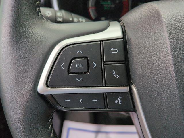 used 2025 Toyota Highlander car, priced at $44,003