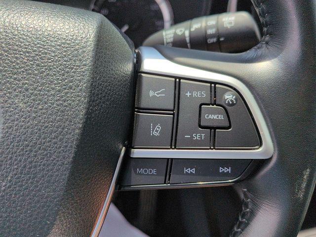 used 2023 Toyota Highlander car, priced at $33,233