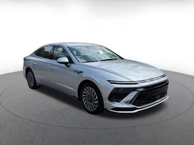 used 2025 Hyundai Sonata Hybrid car, priced at $25,029