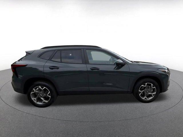 used 2025 Chevrolet Trax car, priced at $21,058