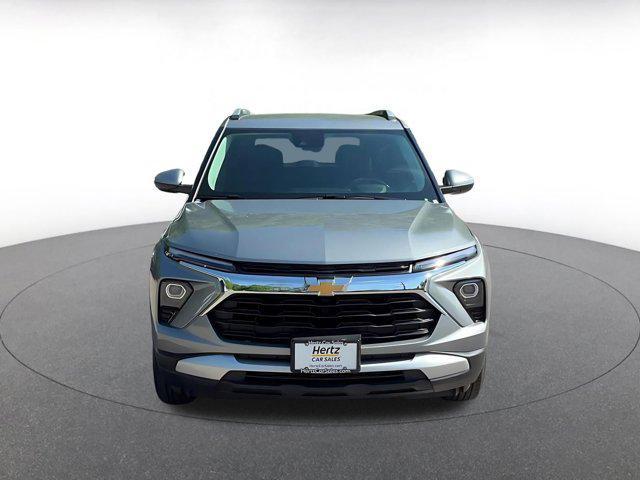 used 2025 Chevrolet TrailBlazer car, priced at $23,437
