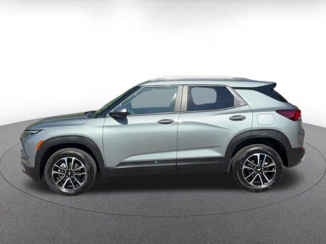 used 2025 Chevrolet TrailBlazer car, priced at $23,437