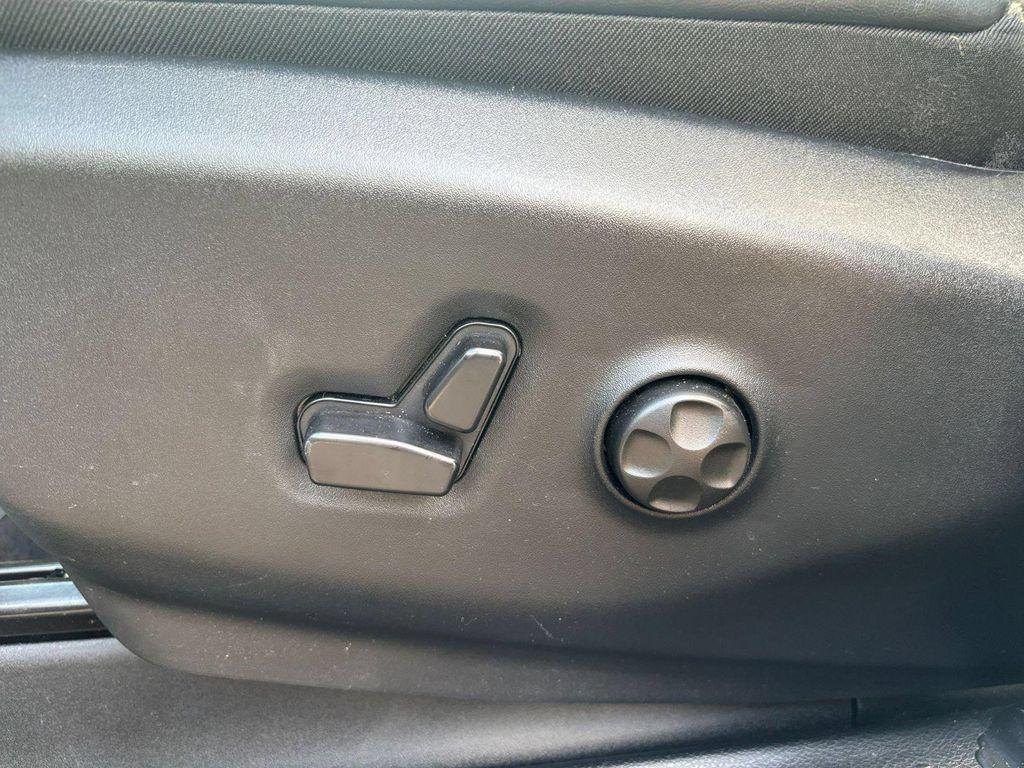 used 2025 Chrysler Pacifica car, priced at $32,299