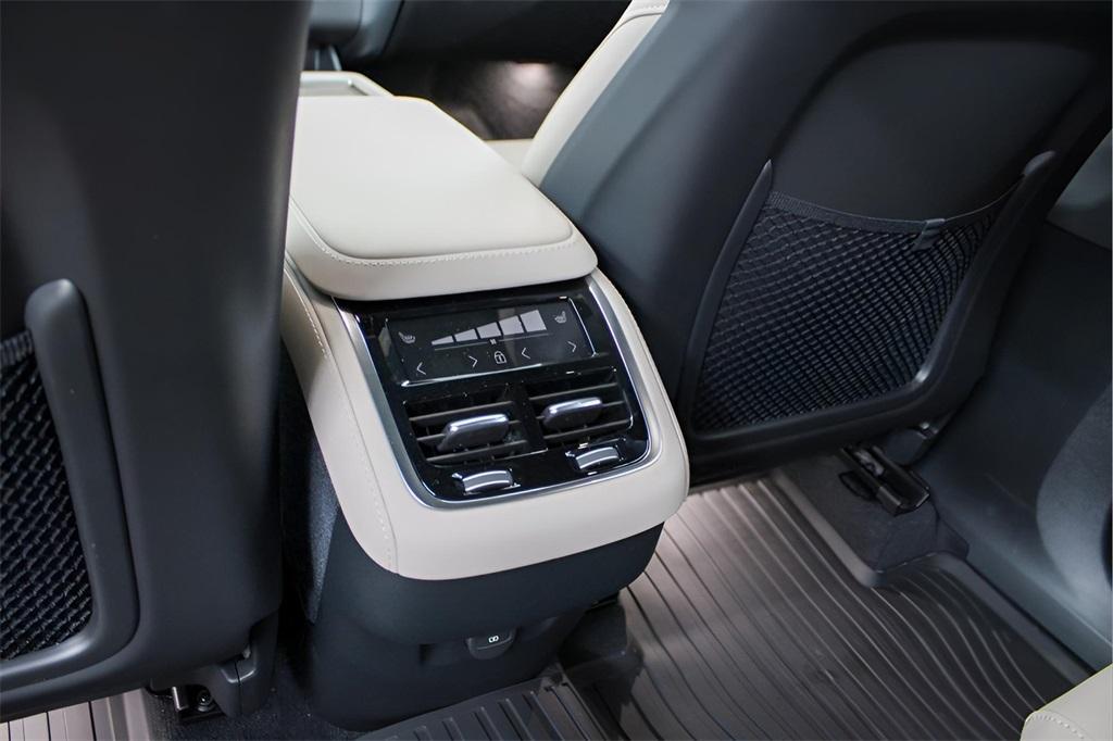 new 2026 Volvo XC90 car, priced at $71,625