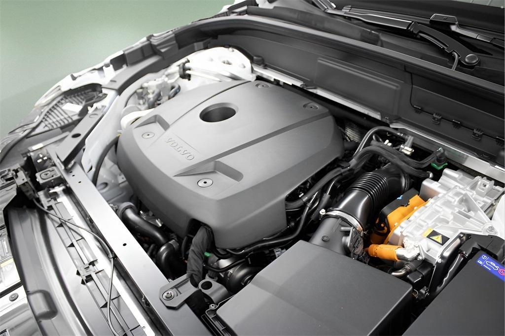 new 2025 Volvo XC60 Plug-In Hybrid car, priced at $66,235