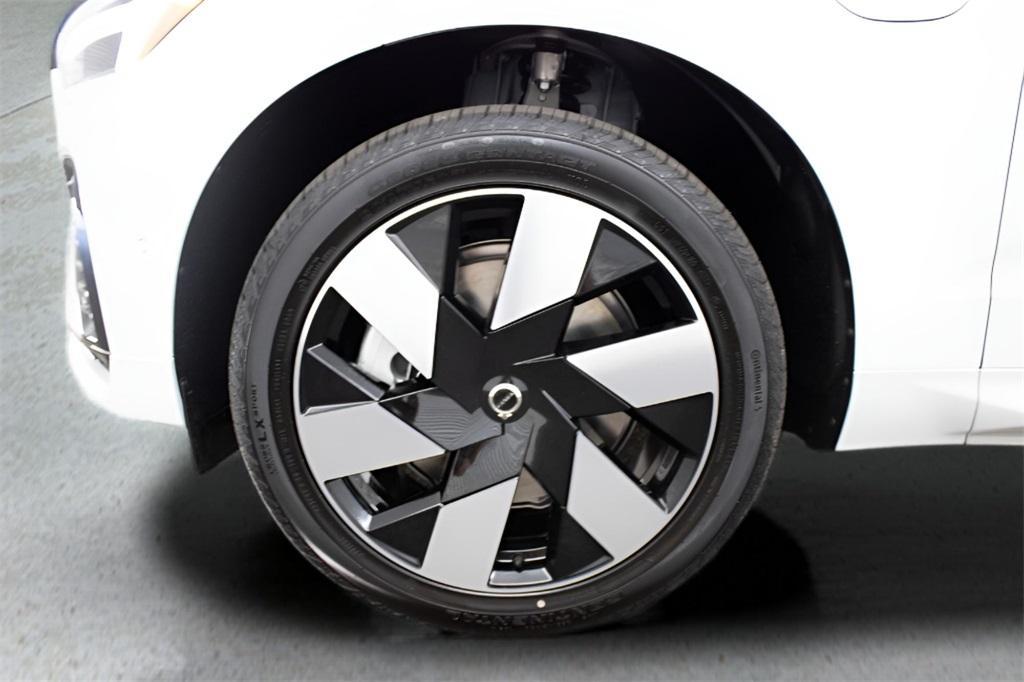 new 2025 Volvo XC60 Plug-In Hybrid car, priced at $66,235