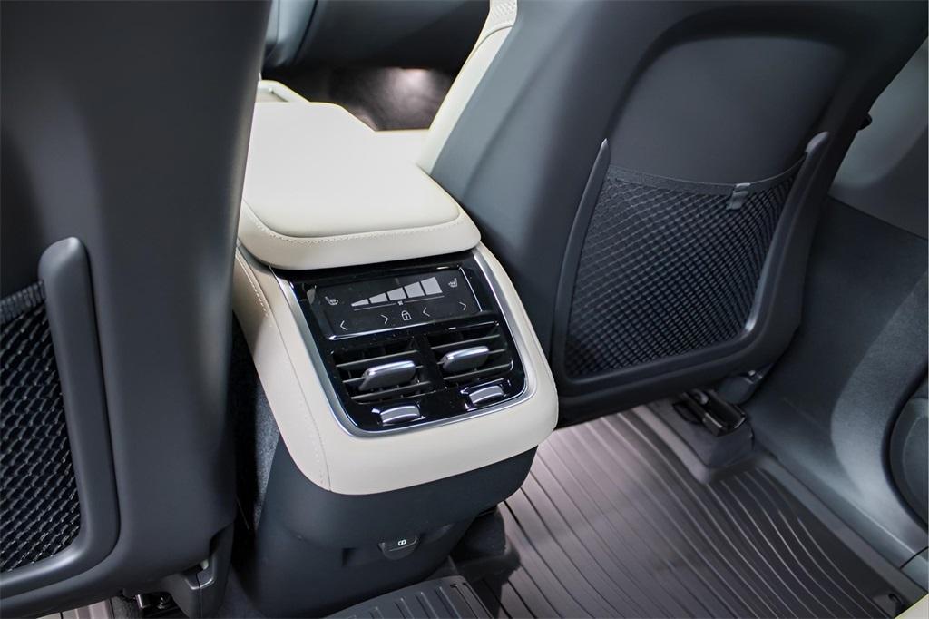 new 2026 Volvo XC90 car, priced at $71,825