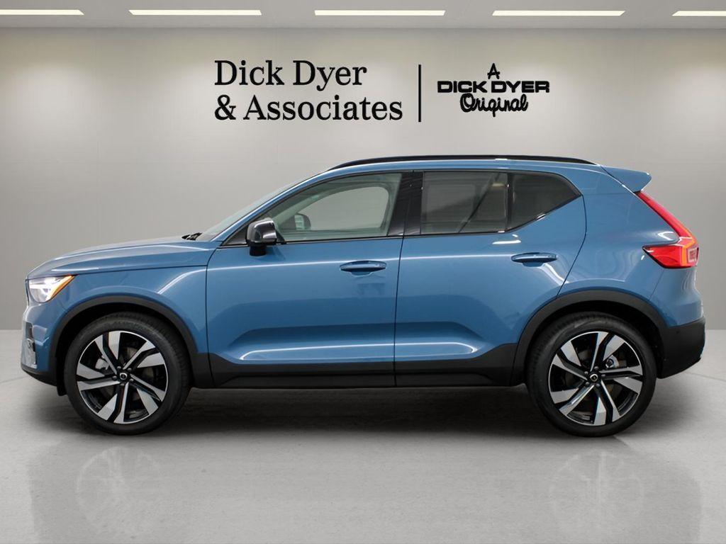 new 2025 Volvo XC40 car, priced at $51,565