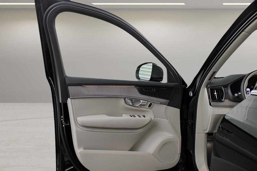 new 2026 Volvo XC90 car, priced at $79,375