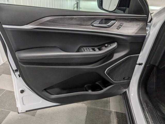 used 2022 Jeep Grand Cherokee car, priced at $25,998