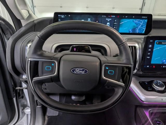 used 2025 Ford Expedition car, priced at $63,998