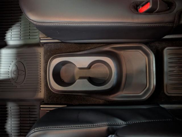 used 2025 Toyota Highlander car, priced at $45,498