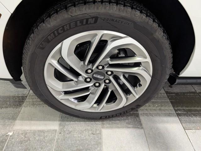 used 2025 Lincoln Navigator car, priced at $87,998