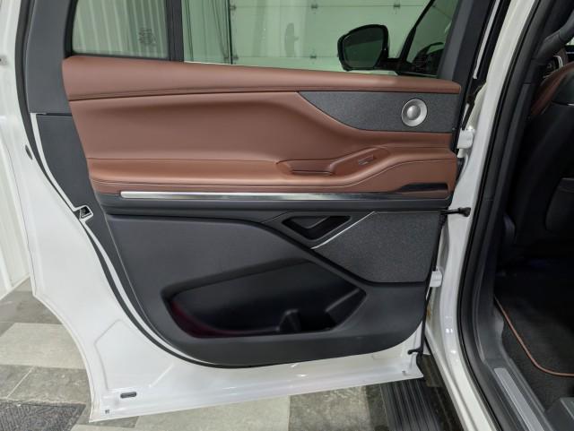 used 2025 Lincoln Navigator car, priced at $87,998