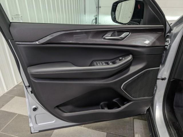 used 2022 Jeep Grand Cherokee car, priced at $31,498