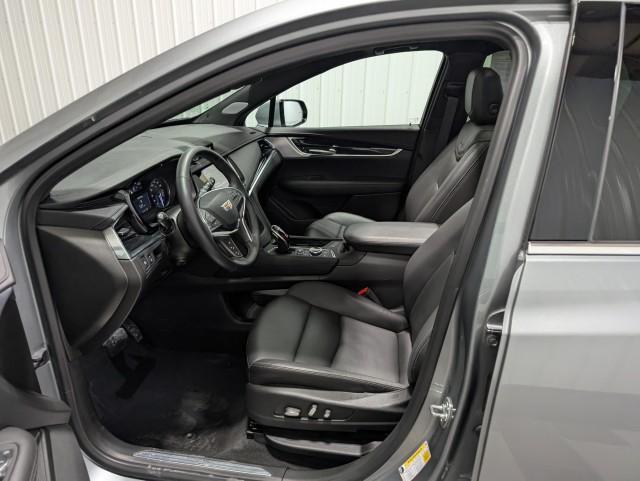used 2025 Cadillac XT5 car, priced at $38,998