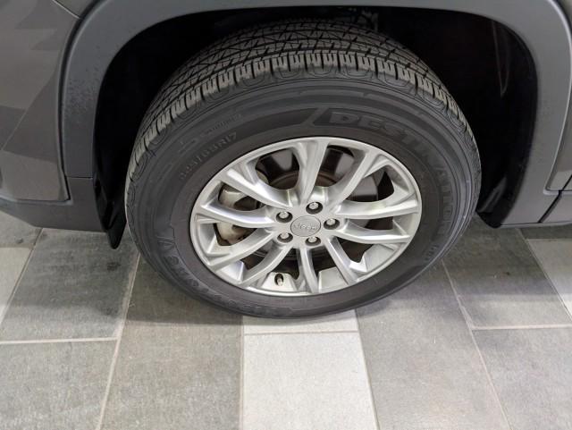 used 2022 Jeep Cherokee car, priced at $24,998