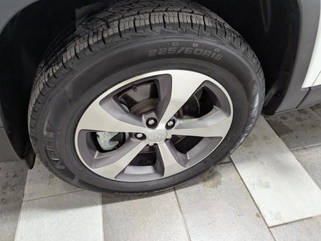 used 2021 Jeep Cherokee car, priced at $23,498