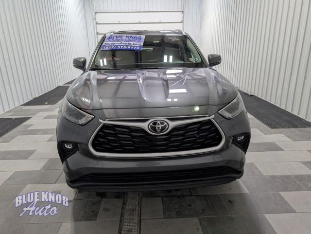 used 2025 Toyota Highlander car, priced at $44,498