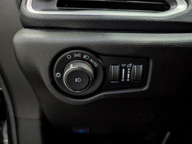 used 2023 Chrysler Pacifica Hybrid car, priced at $30,998