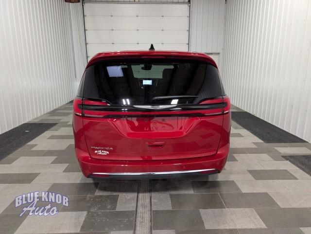 used 2025 Chrysler Pacifica car, priced at $32,998