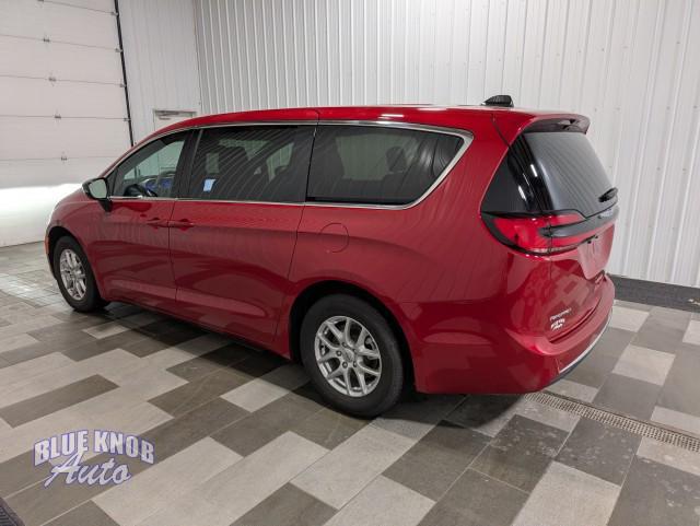 used 2025 Chrysler Pacifica car, priced at $32,998