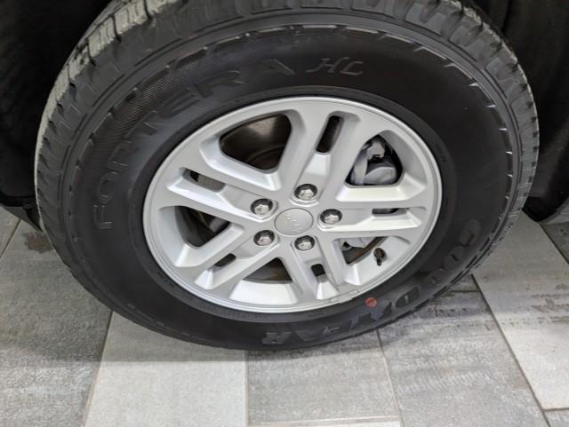 used 2024 Jeep Grand Cherokee car, priced at $29,998