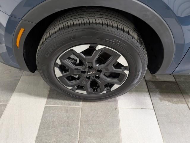 used 2025 Kia Sorento car, priced at $32,998