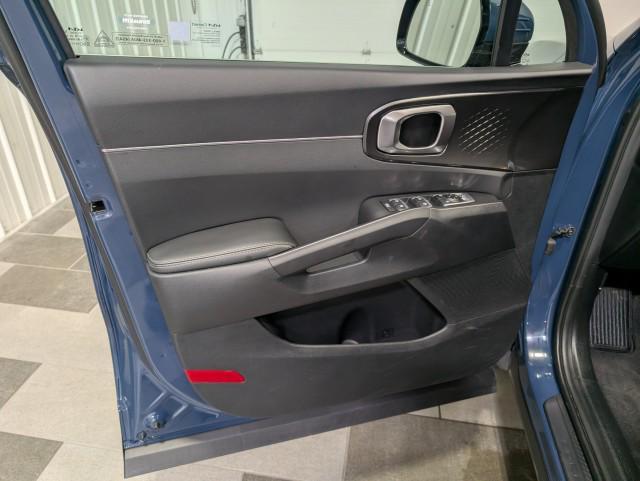 used 2025 Kia Sorento car, priced at $32,998