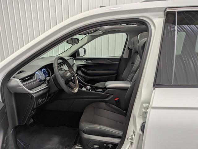 used 2023 Jeep Grand Cherokee car, priced at $29,498