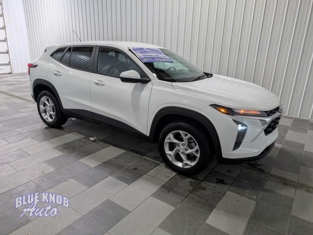 used 2024 Chevrolet Trax car, priced at $20,998