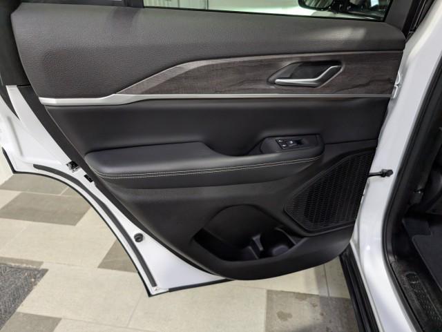 used 2023 Jeep Grand Cherokee car, priced at $32,998