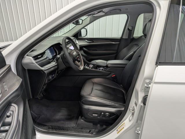 used 2023 Jeep Grand Cherokee car, priced at $32,998