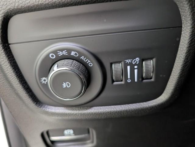 used 2023 Jeep Grand Cherokee car, priced at $32,998