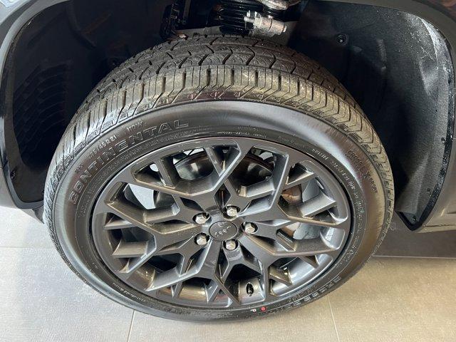 new 2025 Jeep Grand Cherokee car, priced at $75,715