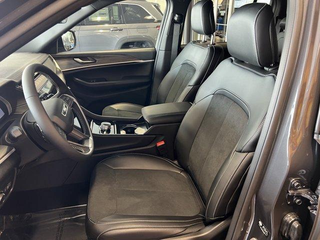 new 2026 Jeep Grand Cherokee car, priced at $50,045