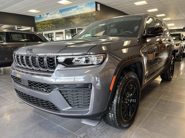 new 2026 Jeep Grand Cherokee car, priced at $50,045