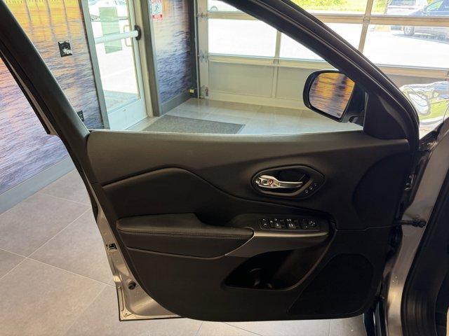 used 2019 Jeep Cherokee car, priced at $22,422