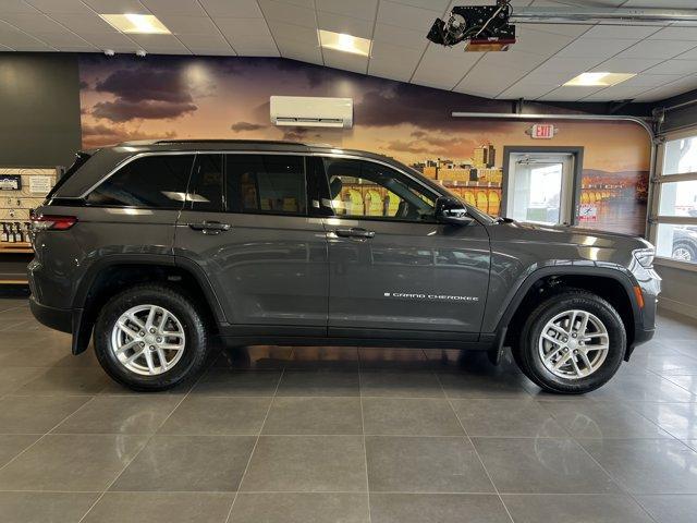 new 2026 Jeep Grand Cherokee car, priced at $42,250