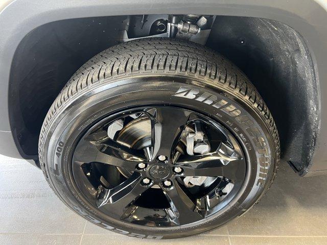 used 2024 Jeep Grand Cherokee car, priced at $37,380