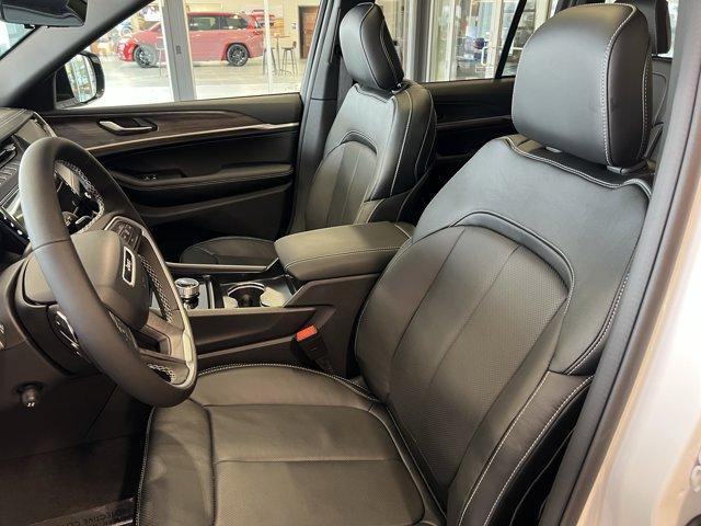 new 2026 Jeep Grand Cherokee car, priced at $52,056
