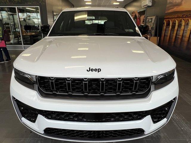 new 2026 Jeep Grand Cherokee car, priced at $52,056