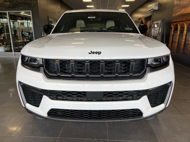 new 2026 Jeep Grand Cherokee car, priced at $52,030